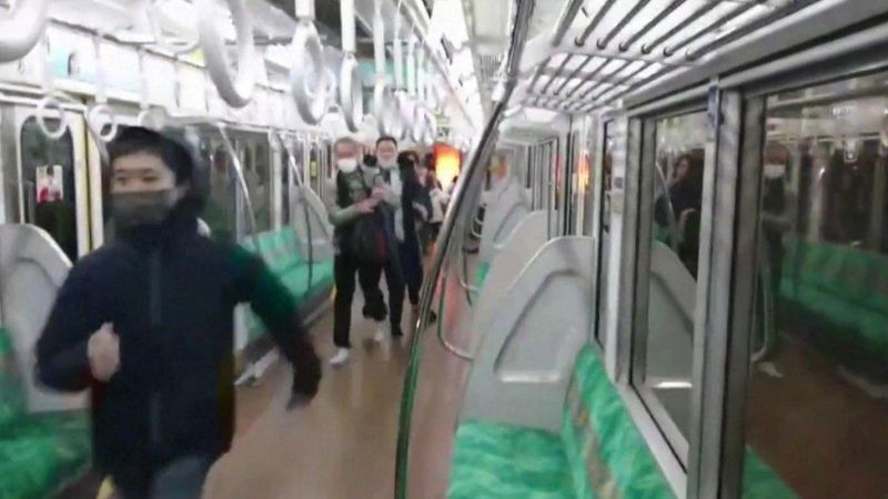 vu-tan-cong-tren-tau-cao-toc-tuyen-keio-tokyo vu-tan-cong-tren-tau-cao-toc-tuyen-keio-tokyo